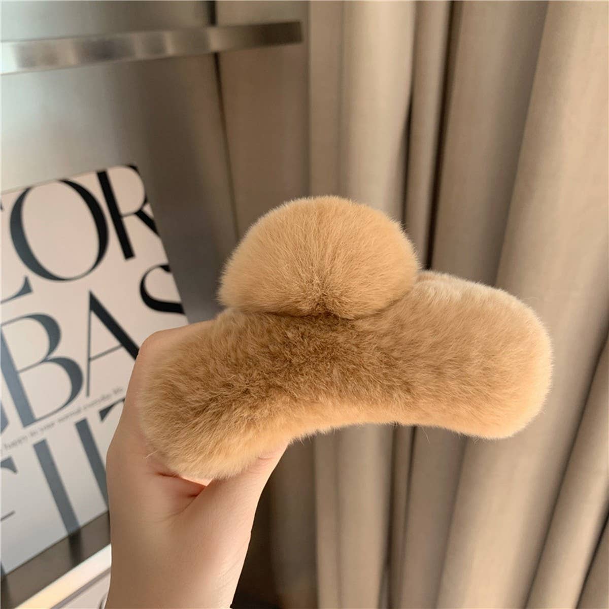 Large Rabbit Fur Hair Claw - Fluffy Winter Clip_CWAHA3307