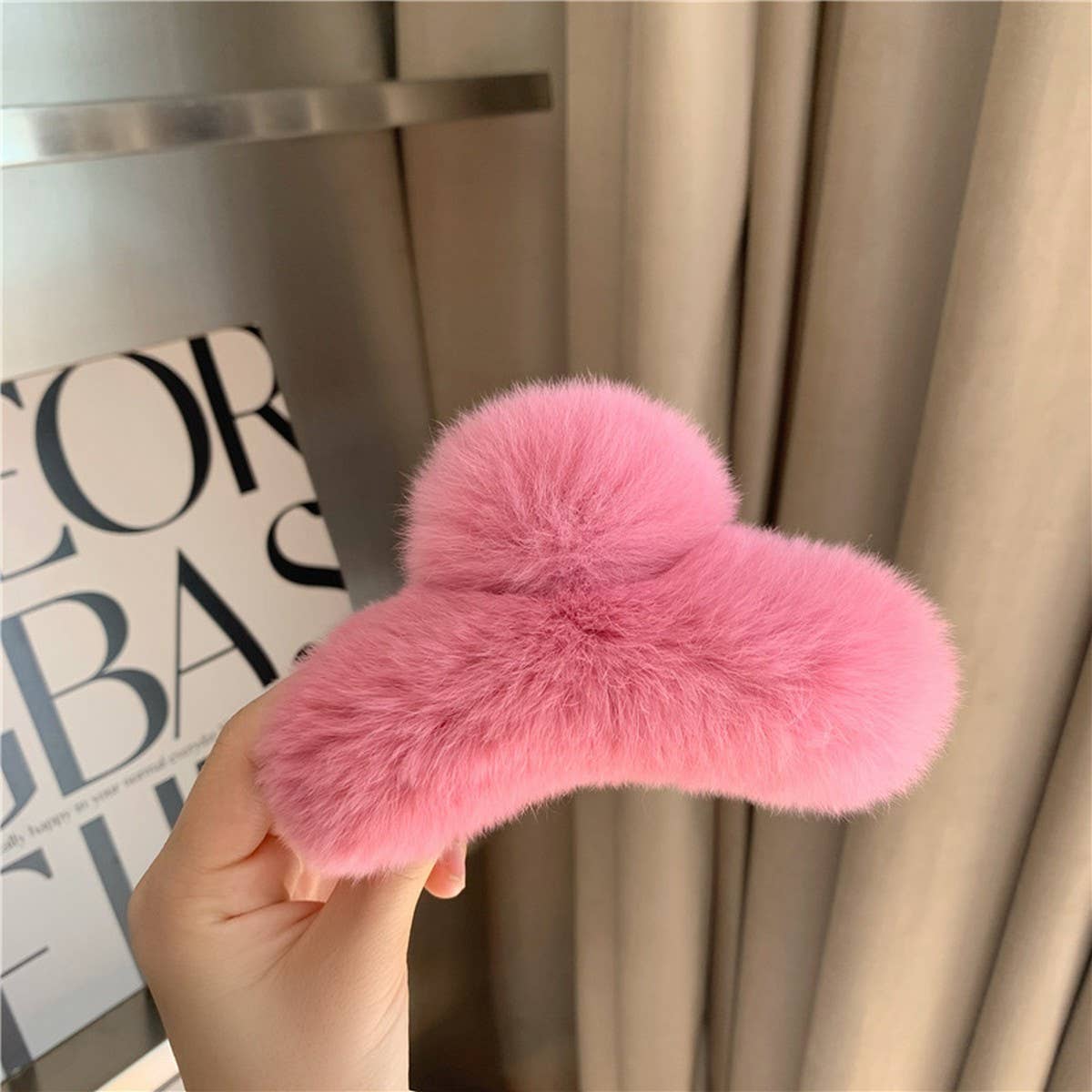 Large Rabbit Fur Hair Claw - Fluffy Winter Clip_CWAHA3307