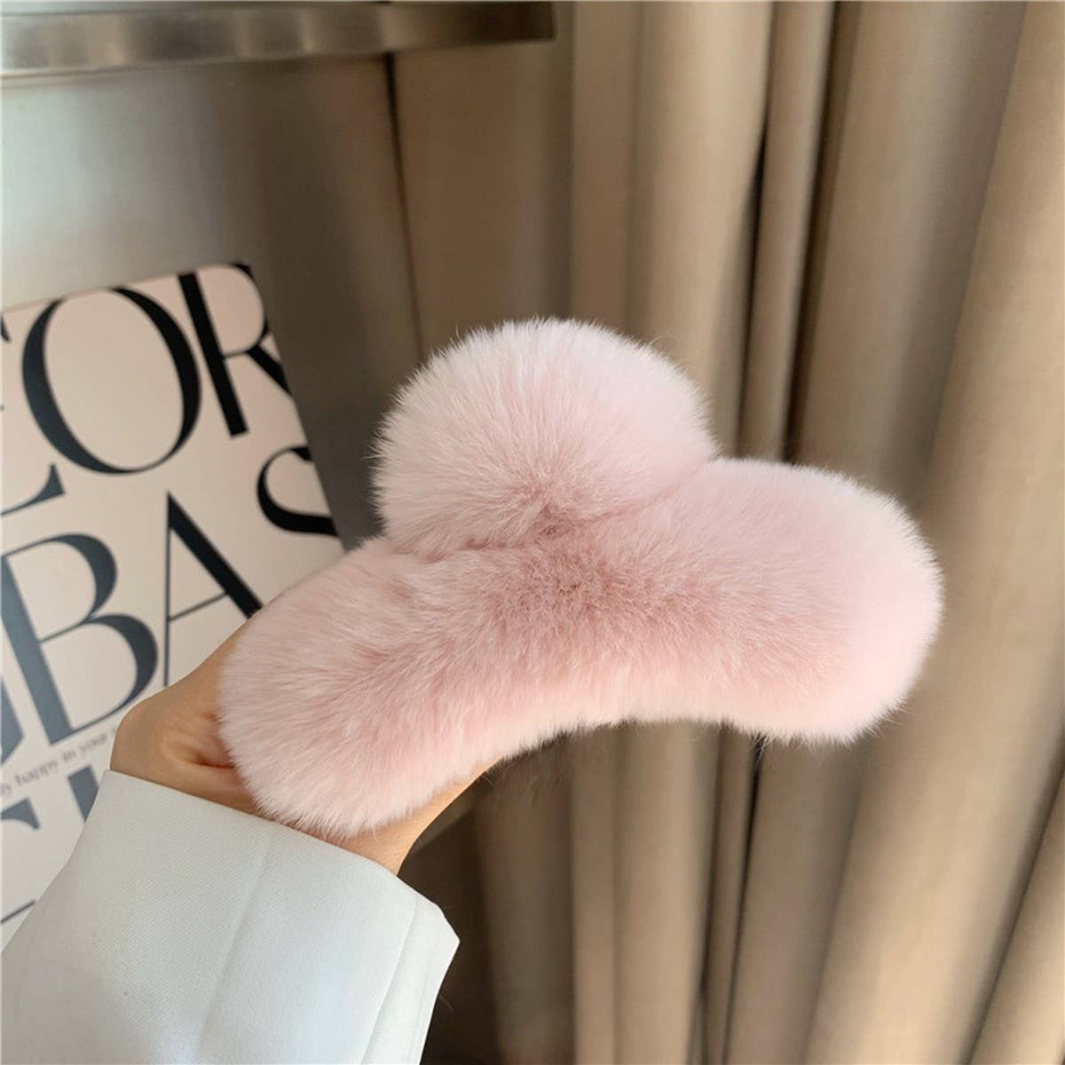 Large Rabbit Fur Hair Claw - Fluffy Winter Clip_CWAHA3307