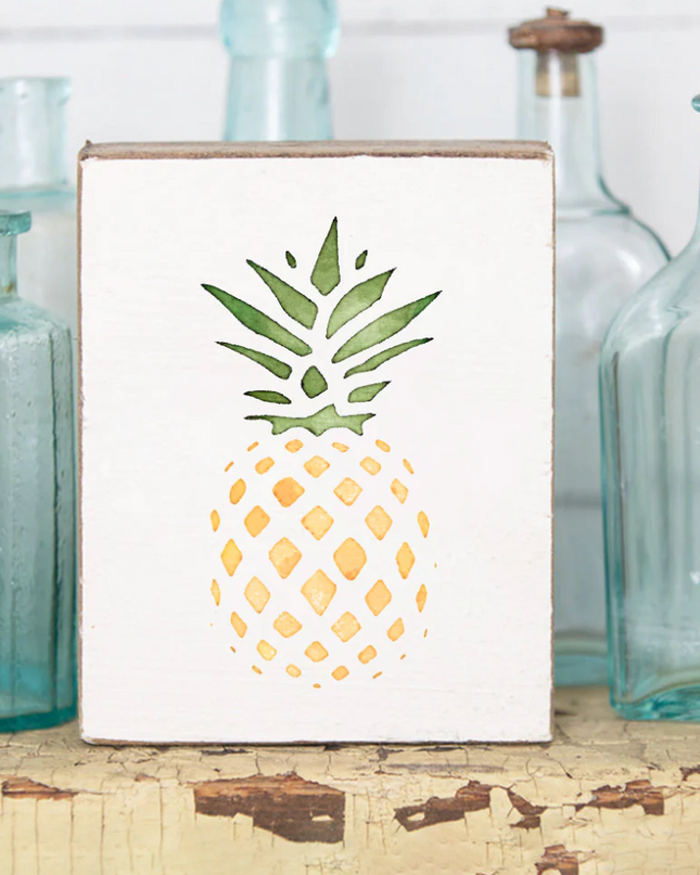Rustic block pineapple design — personalized tropical home decor