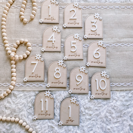 Wooden Monthly Milestone Set - Daisy