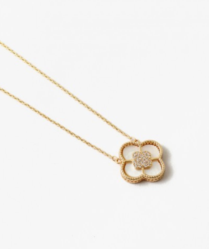 Mother of Pearl Gold Clover Necklace